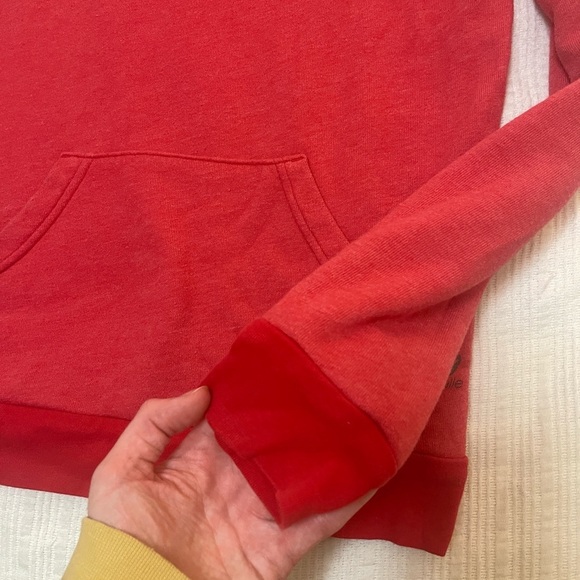 Oiselle red woman’s hoodie size medium pullover - Picture 6 of 6